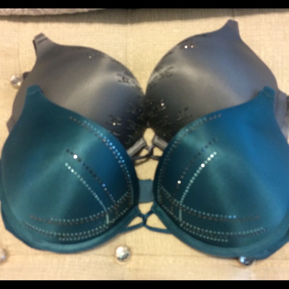 Victoria’s Secret Very Sexy bras 34c